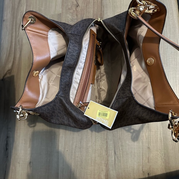 Michael Kors Monogram Shoulder Bag NWT - Picture 11 of 16